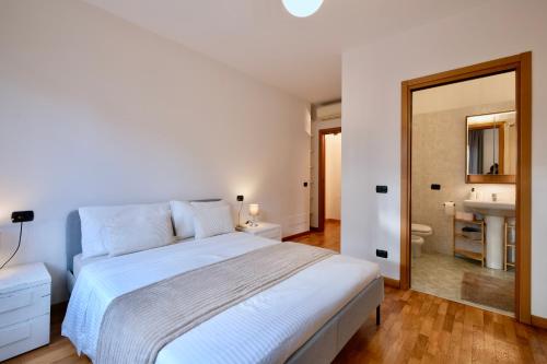 Spacious 2-Bedroom Apartment with Large Terrace