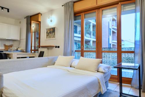 Spacious 2-Bedroom Apartment with Large Terrace