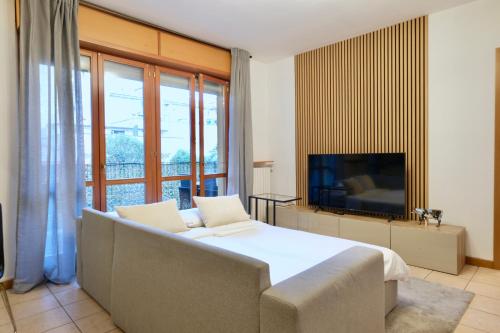Spacious 2-Bedroom Apartment with Large Terrace