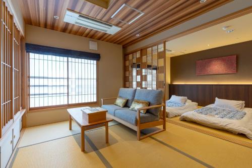 NISHIYAMA RYOKAN Established in 1953