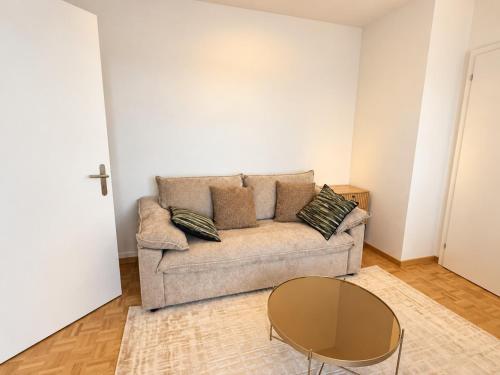 Stylish 1BR overlooking Zurich - Tilia 52