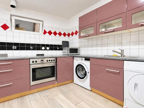 Cozy Private Rooms in Villa with WiFi & shared kitchen