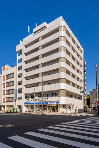 Nearest ASAKUSA station have Elevator Ginza 17min Ueno 5min Shibuya 34min omotesanto 30min