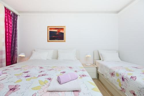Lilly - Bright Apartment With Outdoor Space