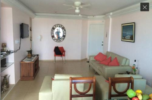 Ruang duduk di Departamento Tonsupa piso 11