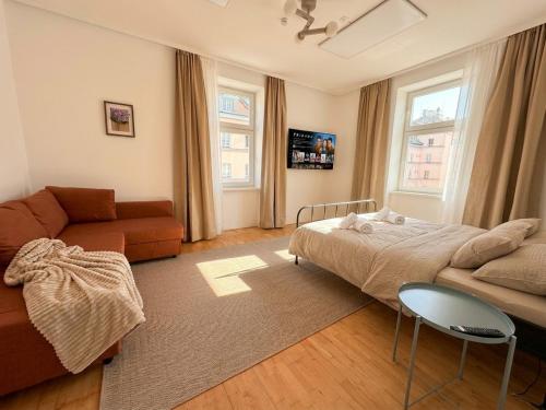 New city apartment, 2 bedrooms, 5 guests - T22