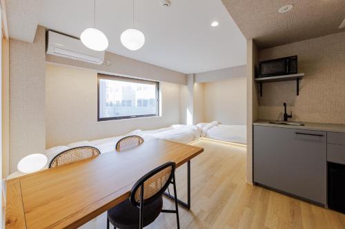 Tokyo Ayase Komorebi Inn Modern Group 2 Min - 52A Kikyou