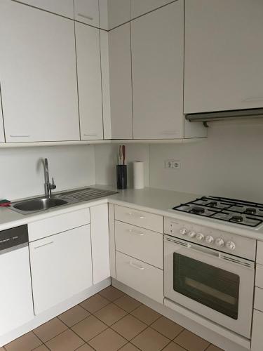 easy-flat AKH - 100sqm Apartment near Metro