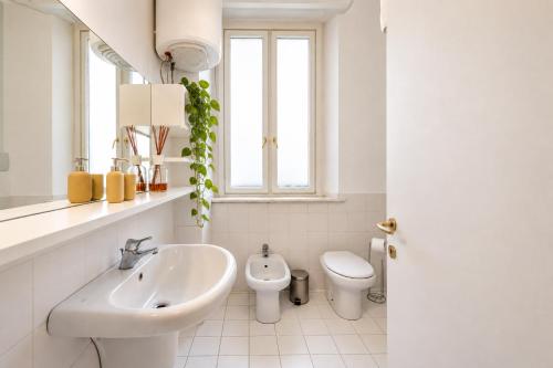 tHE Design Library - Monforte San Babila