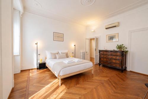 tHE Design Library - Monforte San Babila