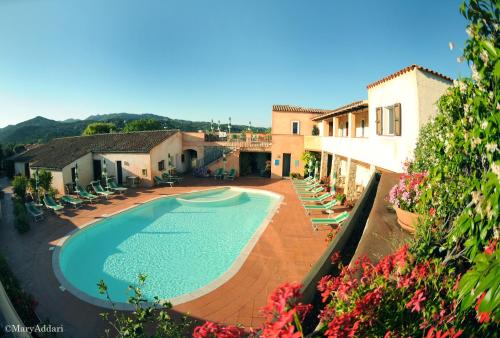Utsikt mot bassenget på Hotel Villa Gemella eller i nærheten
