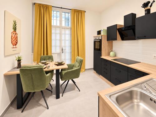 Urban Alley Apartment
