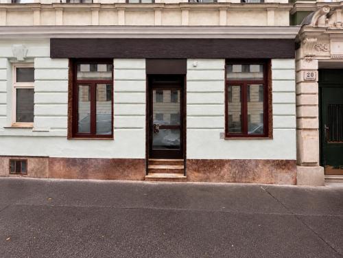 Urban Alley Apartment