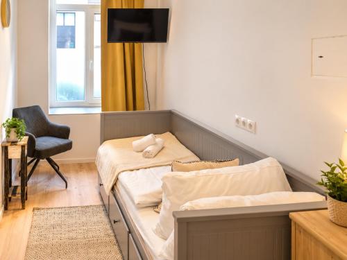 Urban Alley Apartment