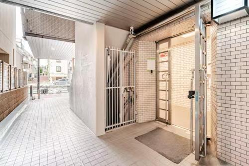 11 minutes to Shinjuku Station, 4-minute walk to the nearest station, Wi-Fi, Sleeps up to 4 people