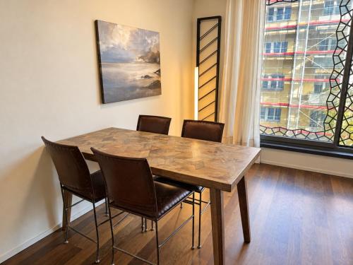 Modern 1BR, City Center, Near Lake - Baron 33