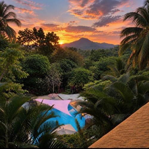 A Touch of Pink - Secret Tropical Retreat with Pool & Mountain Views - Underground River, Fireflies & Waterfalls