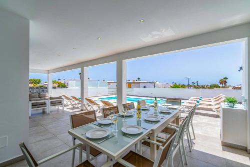 Villa Aqualava 2 by Villa Plus