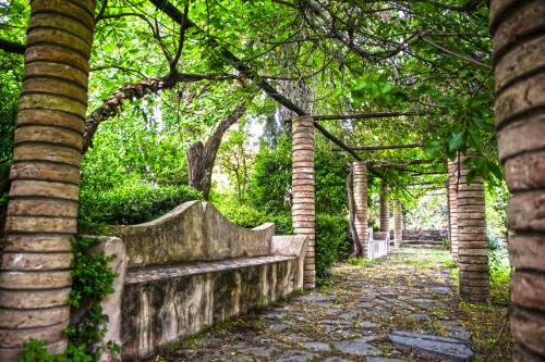 Сад в Etna Botanic Garden