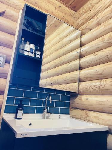 Mountain Stream Log Cabin - Vacation STAY 31783v