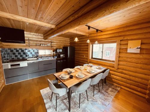 Mountain Stream Log Cabin - Vacation STAY 31783v