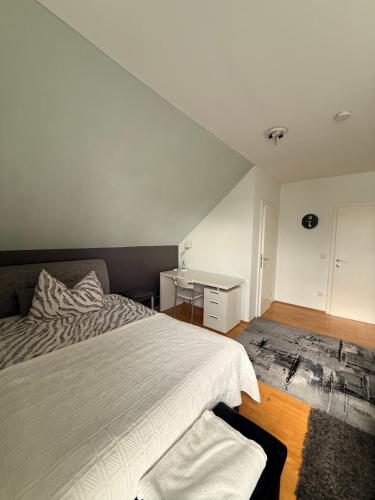 Big & Cosy City Apartment