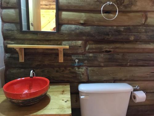 Bilik mandi di Enkel Cabañas
