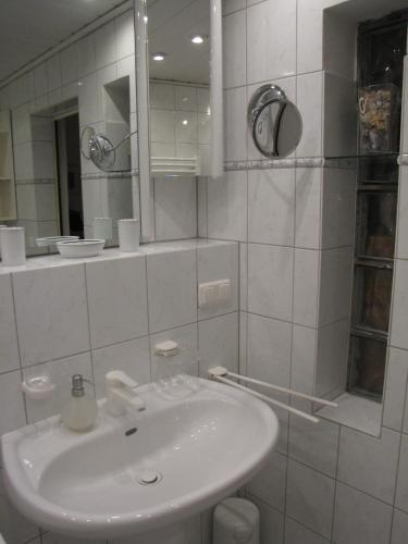 Bilik mandi di Ferienhaus Edersee