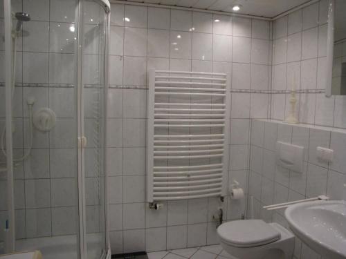 A bathroom at Ferienhaus Edersee