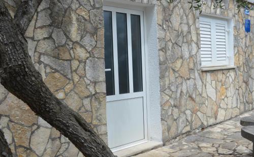 Studio Stomorska with sea view10 – Photos 3