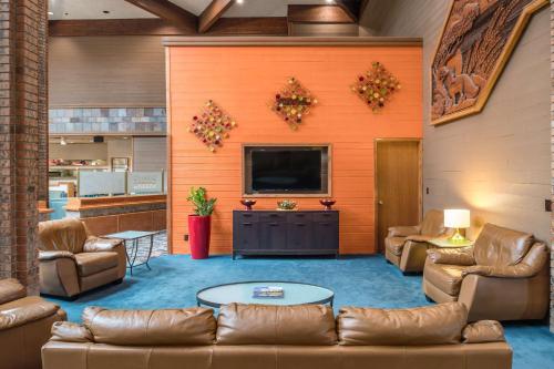 Zona de estar de Red Lion Hotel Pasco Airport & Conference Center