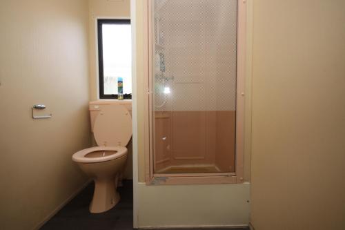 Vonios kambarys apgyvendinimo įstaigoje Mobilheim kemp