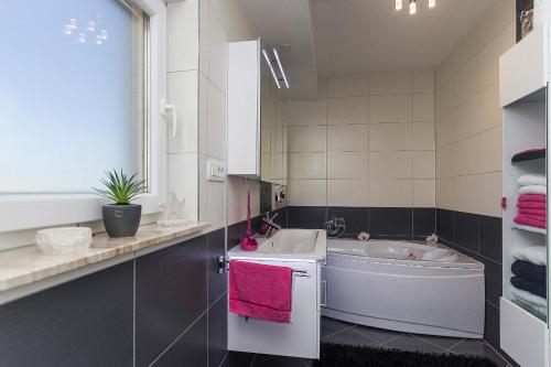 Ванная комната в Penthouse Sunset Makarska