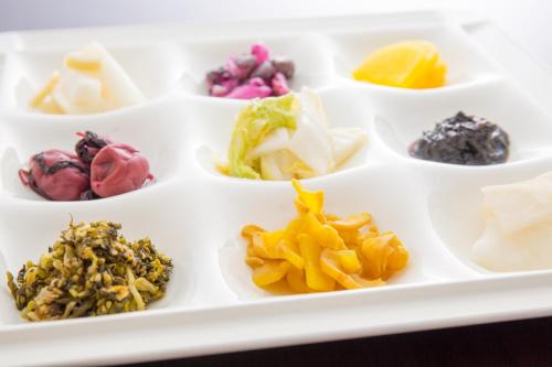 a white tray filled with different types of food at Yumeoi-so in Aso
