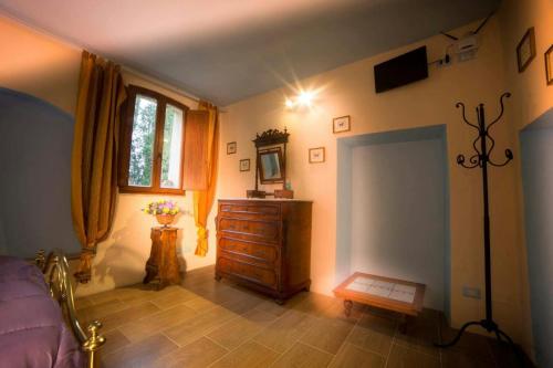 Μια τηλεόραση ή/και κέντρο ψυχαγωγίας στο Agriturismo La Torre Di Monsindoli