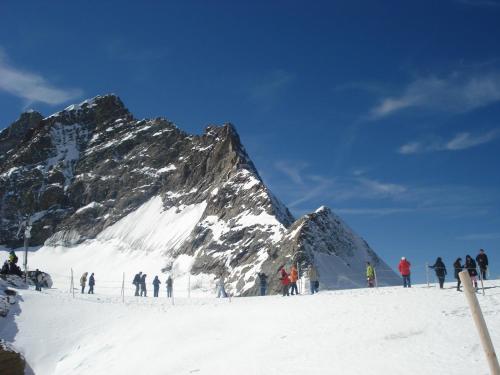 Verträumt schön zu jeder Jahreszeit Bergpanoramasicht v zimě