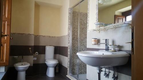 Koupelna v ubytování Antico Borgo Petralia