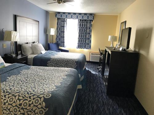 Katil atau katil-katil dalam bilik di Days Inn by Wyndham Moab
