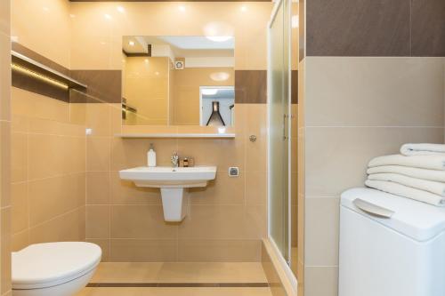 Kúpeľňa v ubytovaní Jantar Apartamenty - Penthouse Sea View Morska