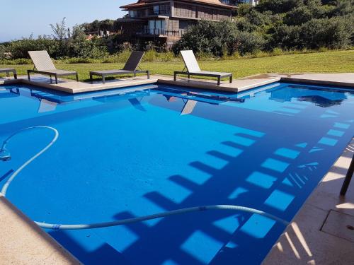 Kolam renang di atau dekat dengan Zimbali Suites 301