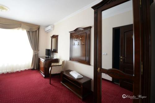 Μια τηλεόραση ή/και κέντρο ψυχαγωγίας στο Hotel Dallas