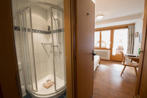 Sporthotel Victoria tesisinde bir banyo