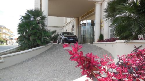 El edificio en el que está el hotel