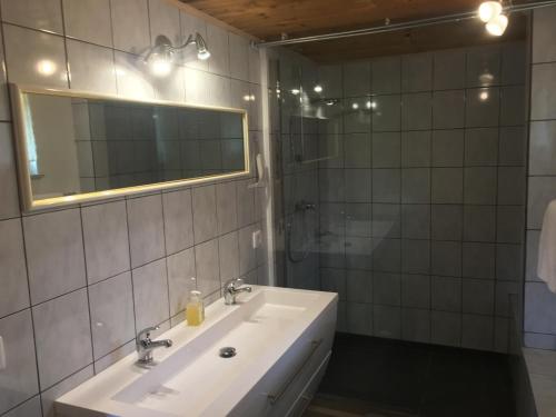 Łazienka w obiekcie Haus Katrin