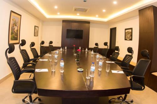 El área de trabajo o centro de convenciones de M Hotel Thamel-Kathmandu