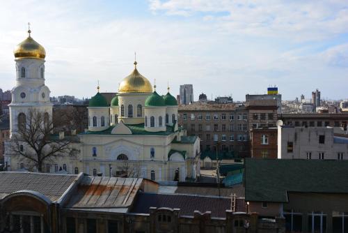 Nespecifikovaný výhled na destinaci Dněpropetrovsk nebo výhled na město při pohledu z apartmánu