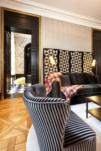 Le Pavillon de la Reine & Spa, Place des Vosges photo 36