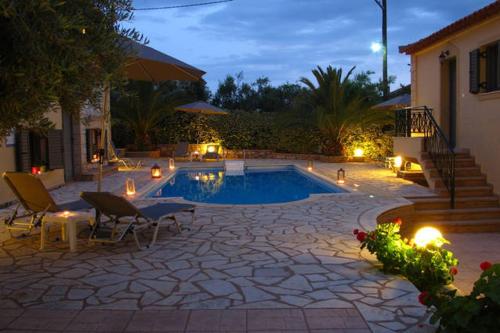Kolam renang di atau dekat dengan Finikes Apartments
