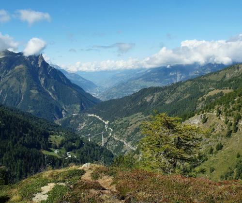 a view of a valley in the mountains at Chalet Avista in Rosswald