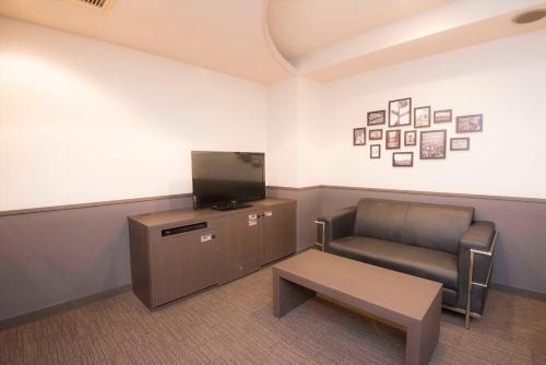 Μια τηλεόραση ή/και κέντρο ψυχαγωγίας στο Hotel Double Funabashi